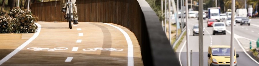 El-carril-bici-que-conduce-has_54438040208_51351706917_600_226