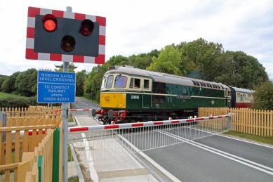 Westham_Level_Crossing_(open).jpg