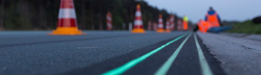 Smart-Highway-Glowing-Lines-Daan-Roosegaarde-3wp.jpg