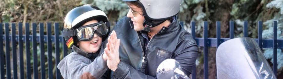 llevar-ninos-en-moto_hd_105678